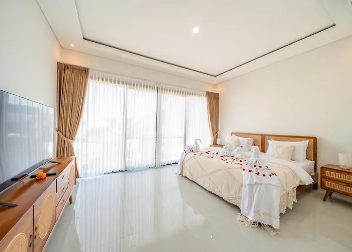 Nia Gray Ii Villa