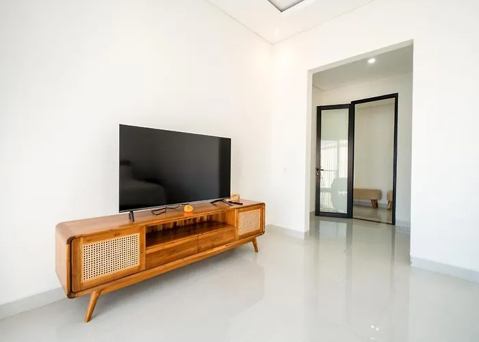 Nia Gray Ii Villa